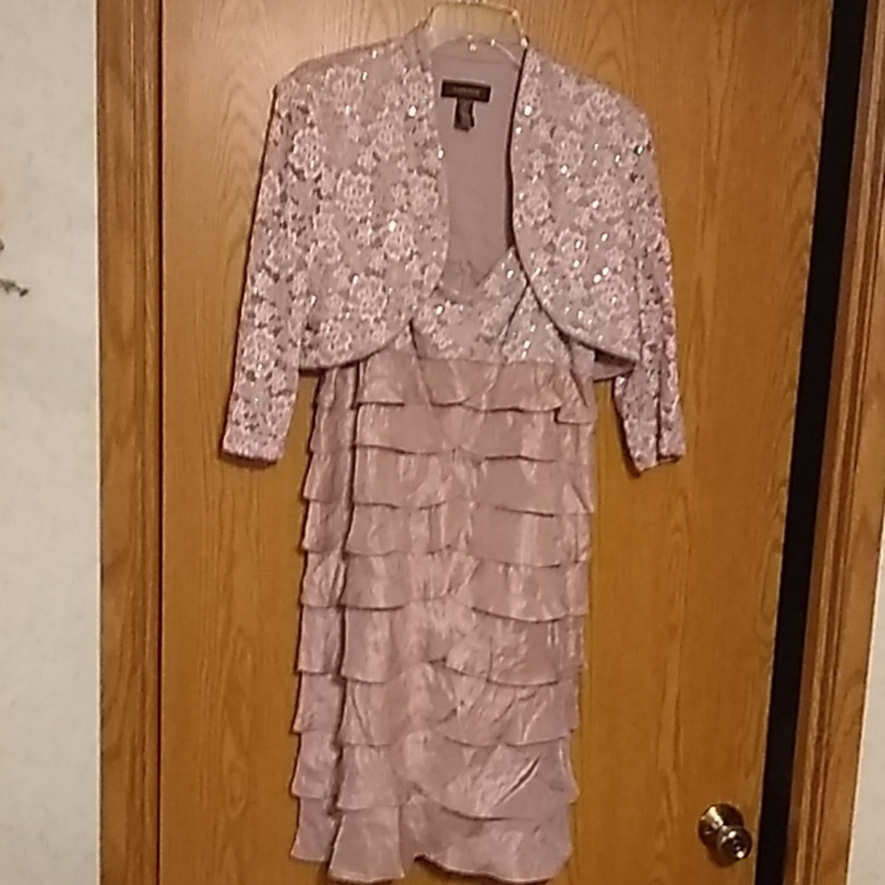 R &  M Richards muave/pink mid length dress